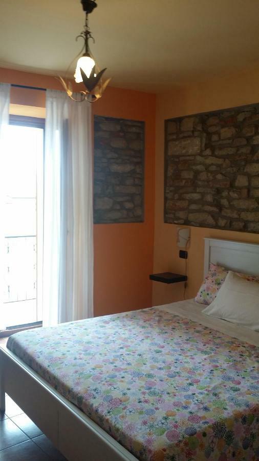 Villa La Casa Di Valerio à Montabone Extérieur photo